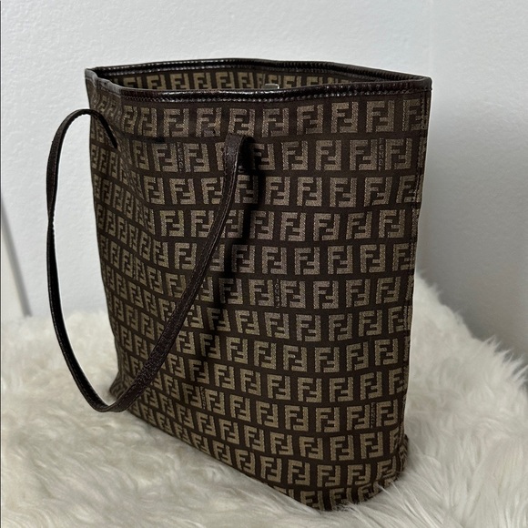 💯 Authentic Fendi Monogram Brown Tote Bag🍀 - Picture 6 of 16